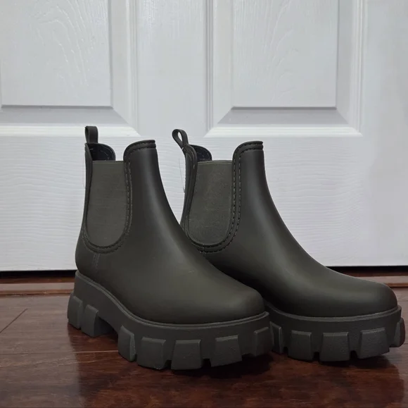Jeffrey Campbell Platform Lug Sole  Chelsea Matte Grey Green Rain Boots Size 7 - Picture 6 of 10